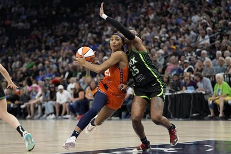 Thomas and Bonner help the Sun advance to their fifth straight WNBA semifinals
